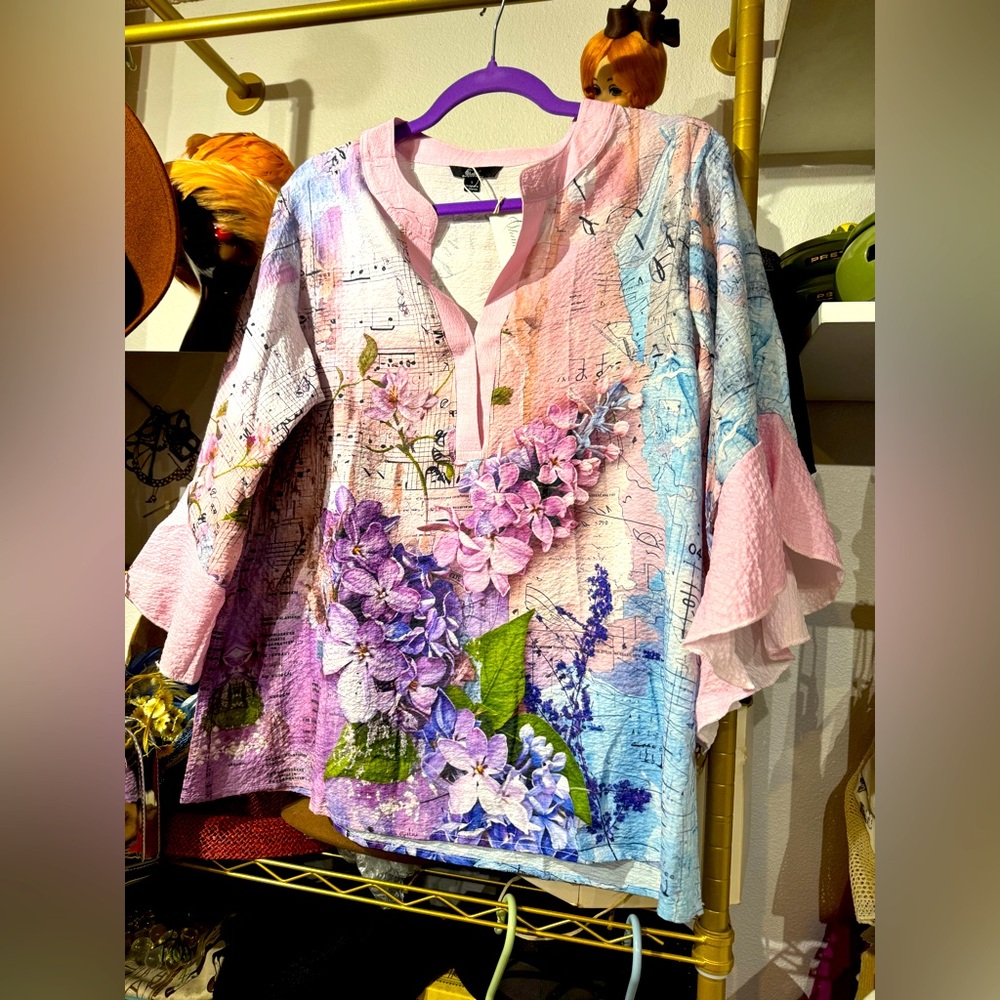 004C // NWT Shall We 100% Polyester floral blouse // L